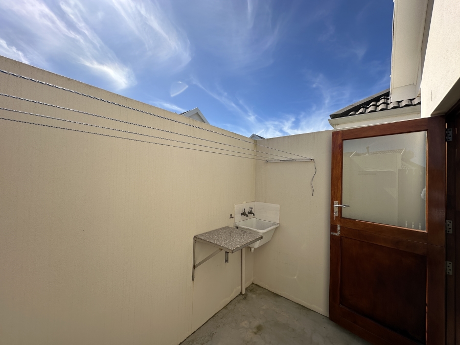 1 Bedroom Property for Sale in Heiderand Western Cape